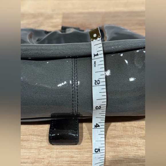 NEW HOBO Vintage Y2K Ombré Black Patent Leather Wristlet/Clutch - Picture 7 of 7